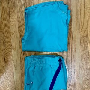 Figs Surgical Green Scrub Set with Navy Drawstring